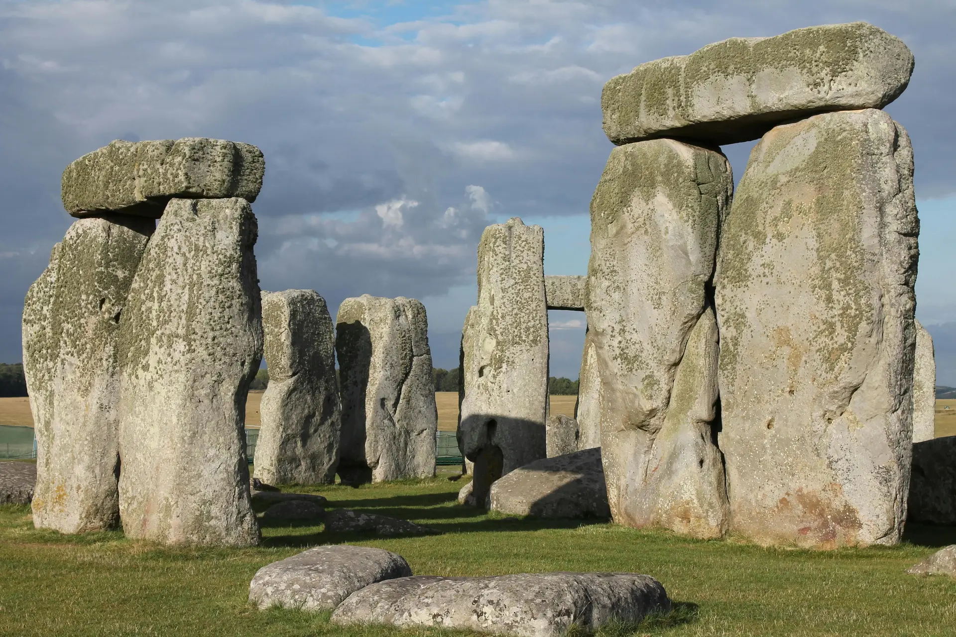 Stonehenge: povos da Idade da Pedra terão transportado rochas por mais de 200 km