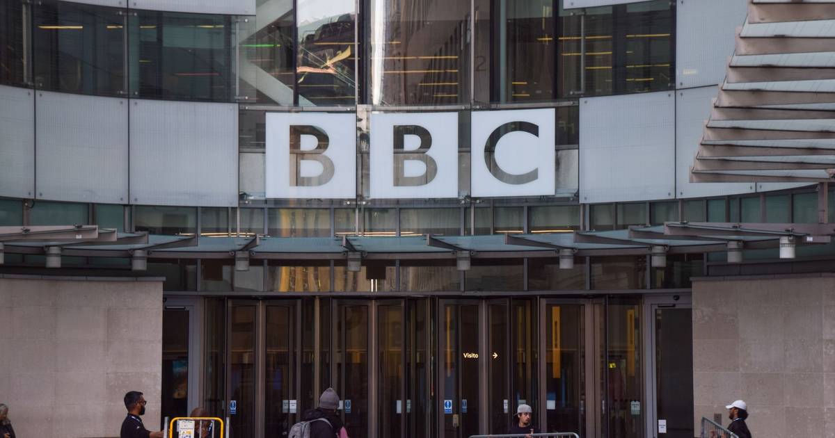 Diretor-geral da BBC e CEO da BBC News demitem-se após polémica com discurso de Trump