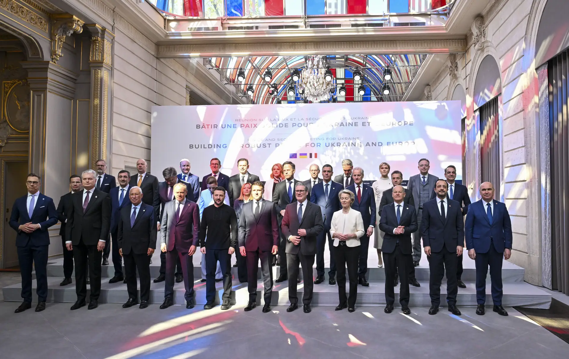Von der Leyen e Costa reafirmam apoio a Kiev e rejeitam retirar sanções à Rússia