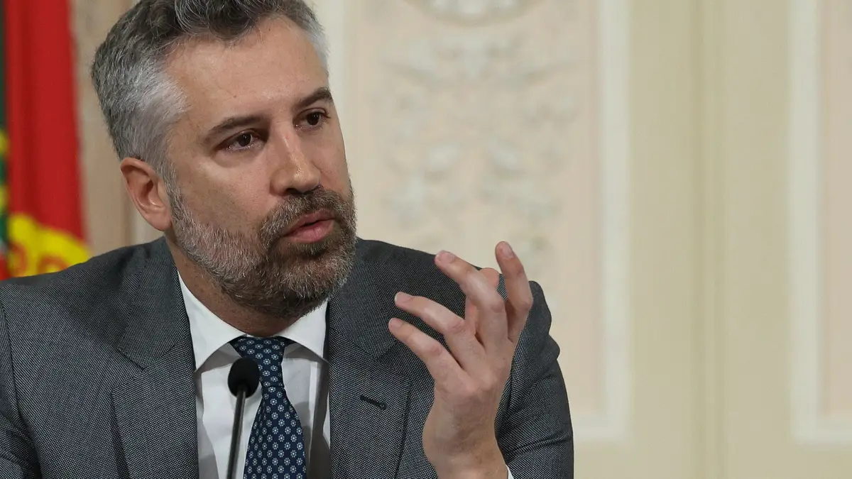 O secretário-geral do Partido Socialista (PS), Pedro Nuno Santos, fala no inicio dos trabalhos de uma sessão de elaboração do programa eleitoral para as Legislativas 2025, na sede do partido em Lisboa, 27 de março de 2025. 