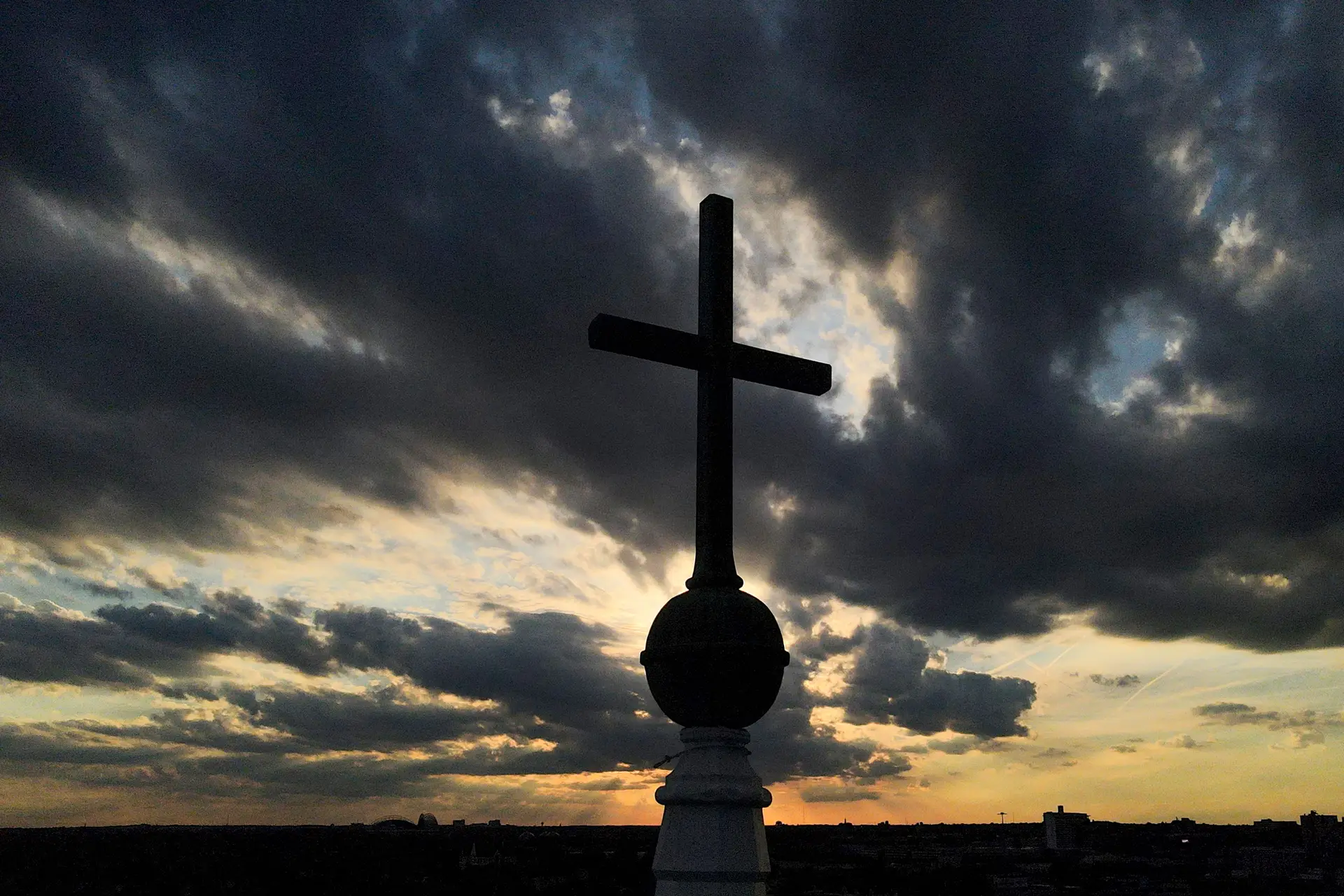 10 minutos: vítimas da Igreja poderão ver indemnizações taxadas