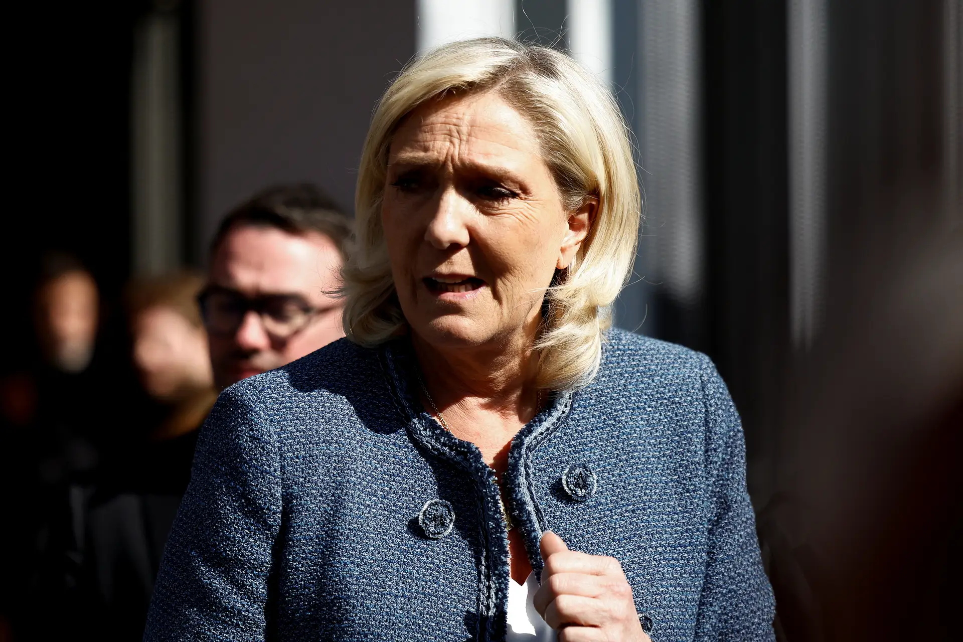 Tribunal francês prevê julgamento com decisão sobre inelegibilidade de Le Pen "no verão de 2026"