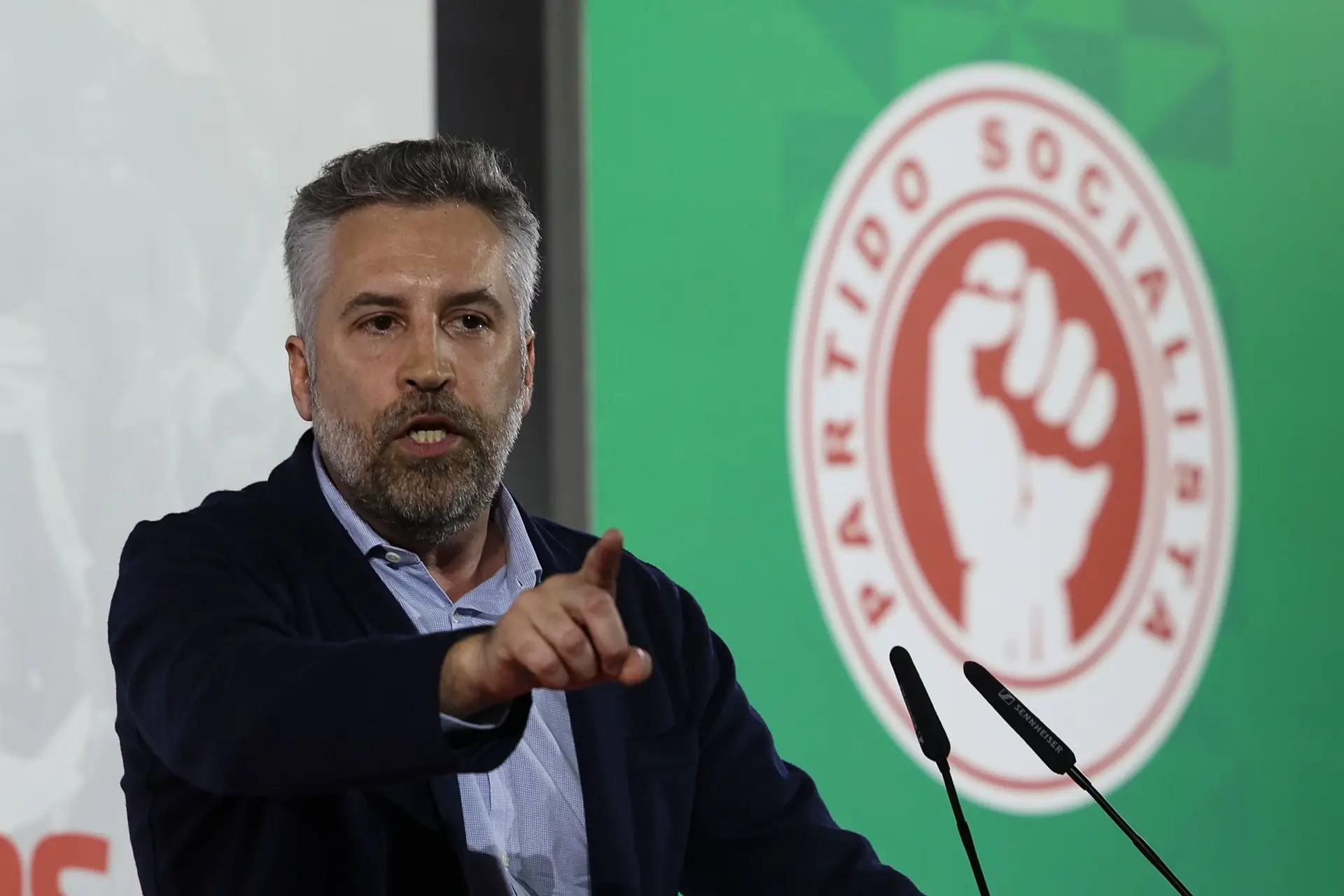 Pedro Nuno ataca Governo de Montenegro por ainda não ter resposta a tarifas de Trump