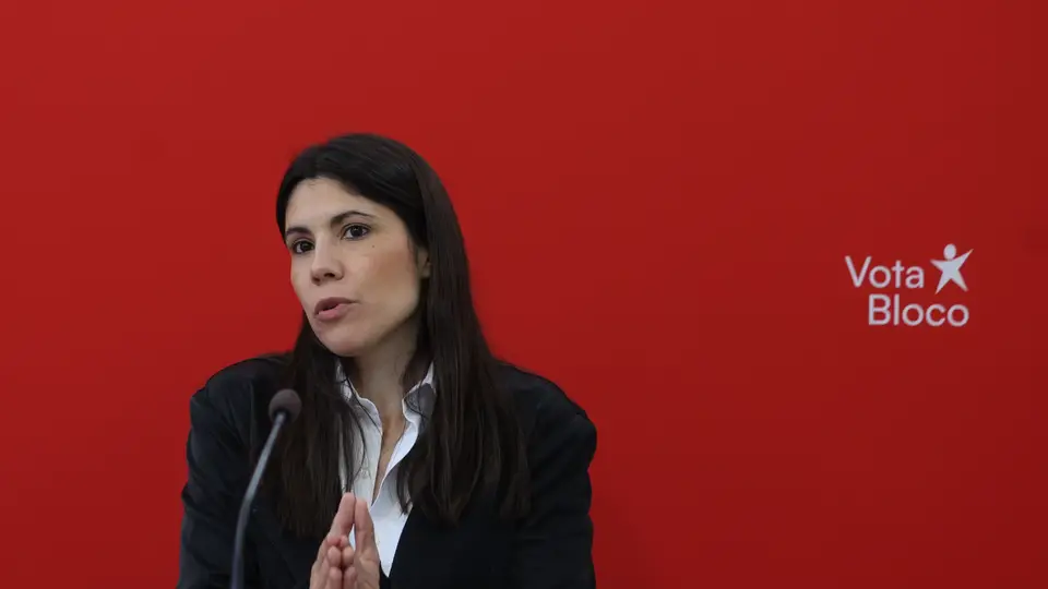 A coordenadora do Bloco de Esquerda (BE) Mariana Mortágua, durante a conferência de imprensa sobre as propostas do partido para a habitação, na sede nacional em Lisboa