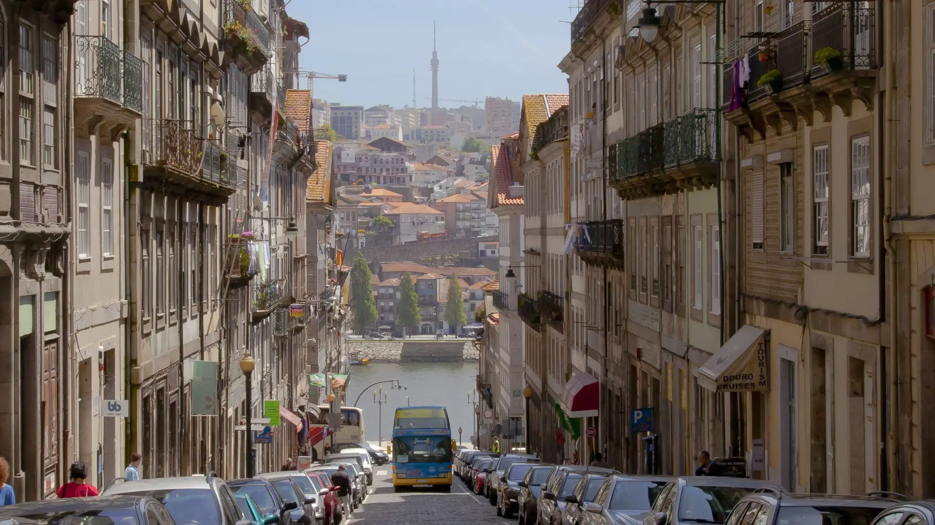 Sao Zono's Street en Porto hacia adentro para prevenir el abuso de automóviles