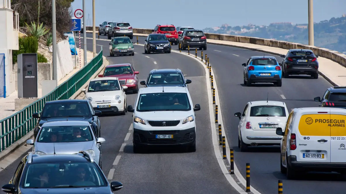Avenida Marginal, que liga Lisboa a Cascais