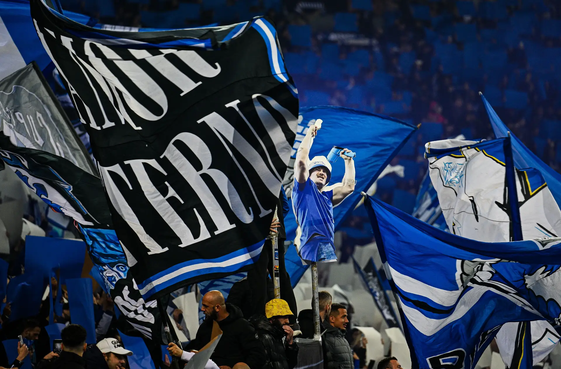 FC Porto assina protocolo que reconhece claques Super Dragões e Colectivo Ultras 95