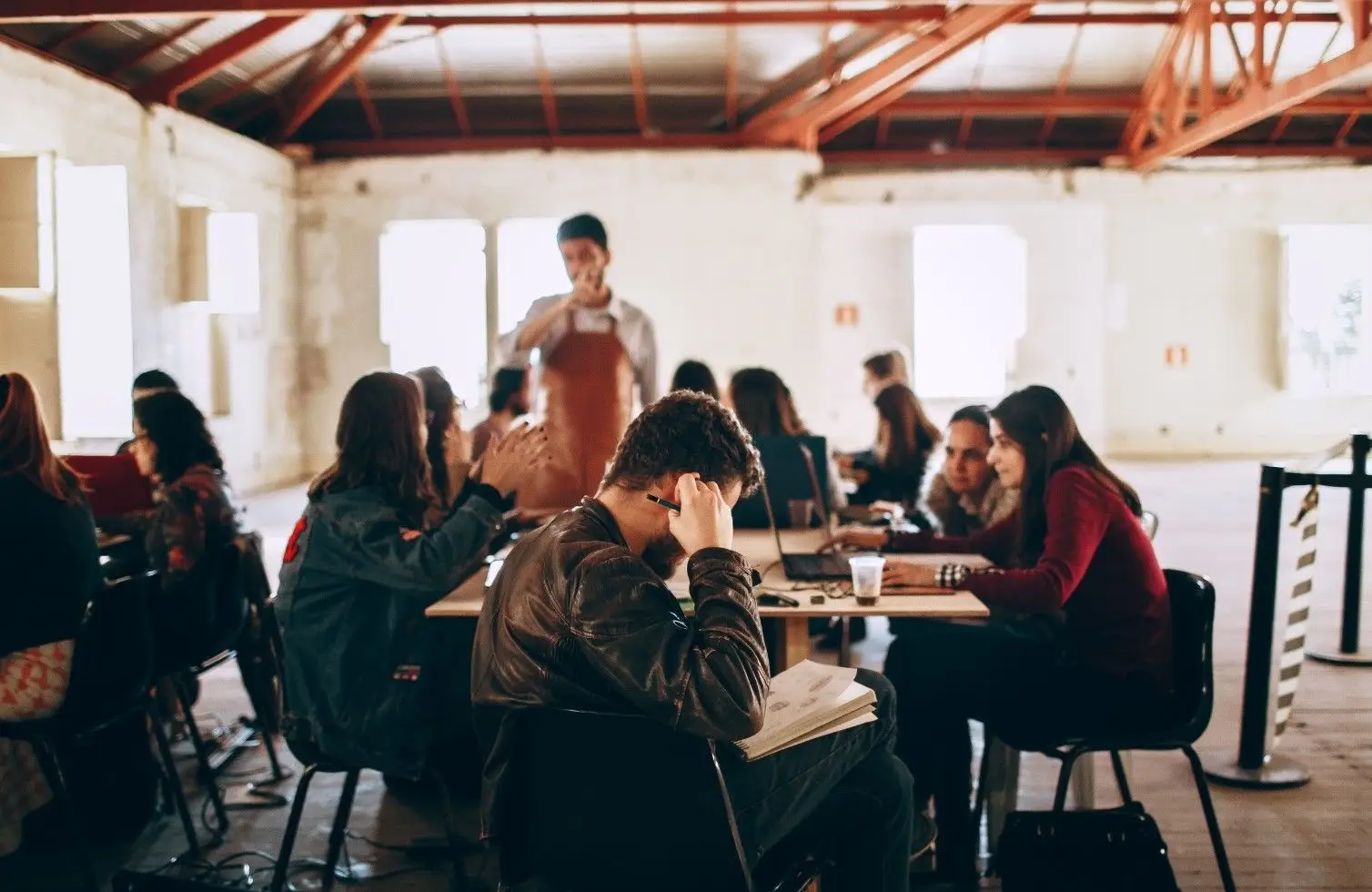 Prémio Salarial por pagar: jovens trabalhadores lançam petição a exigir a devolução das propinas