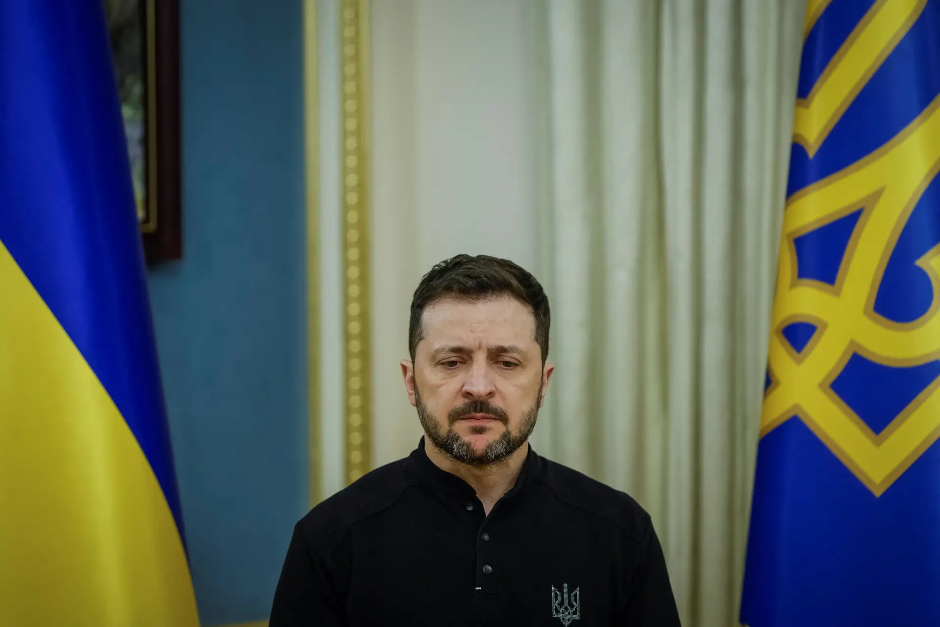 Zelensky diz que Ucrânia está pronta para negociar com Moscovo depois de trégua