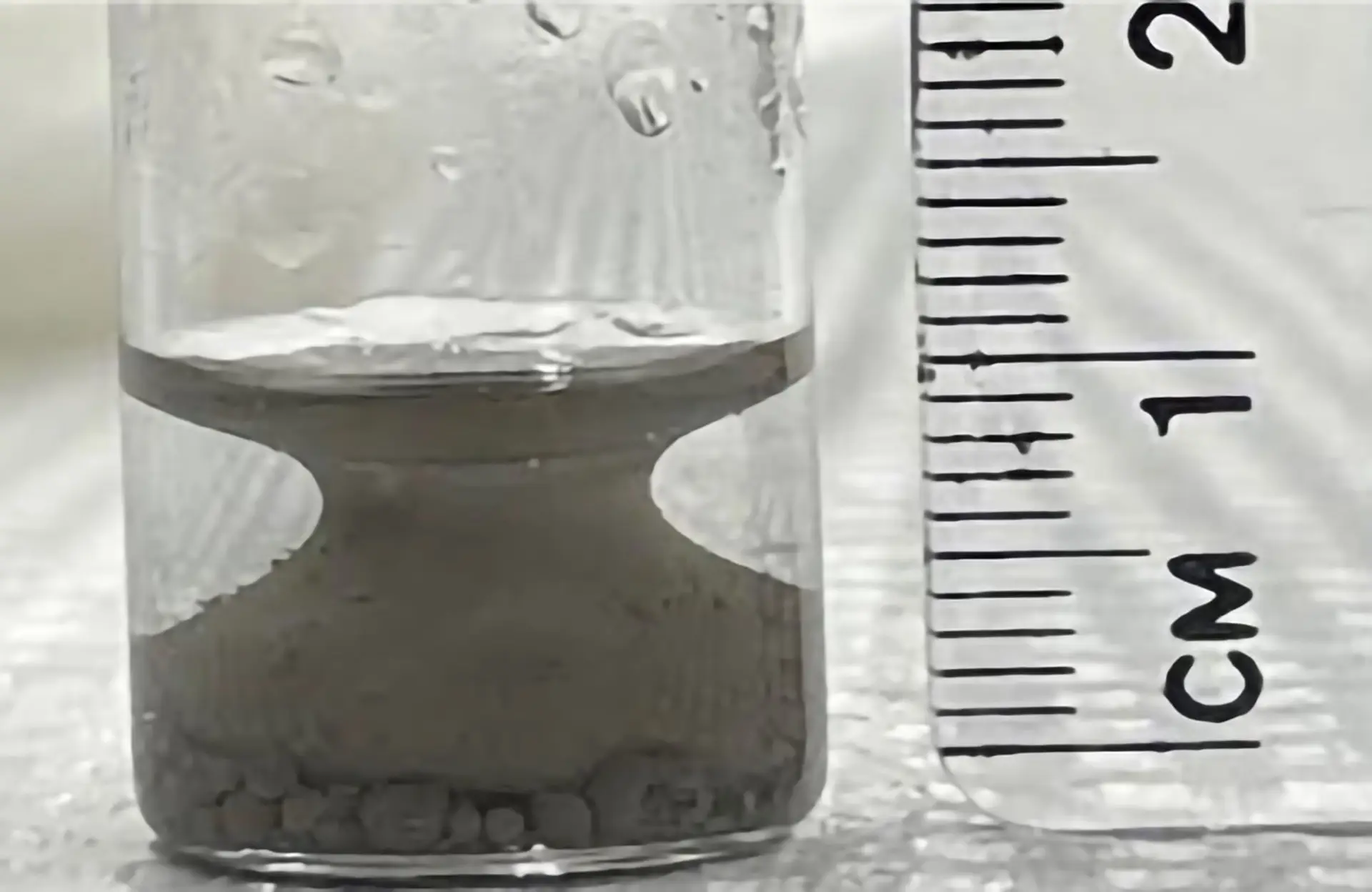 La línea de líneas y sus colegas encontraron que las células magnéticas fuertes distorsionan las leyes de la termodinámica.
