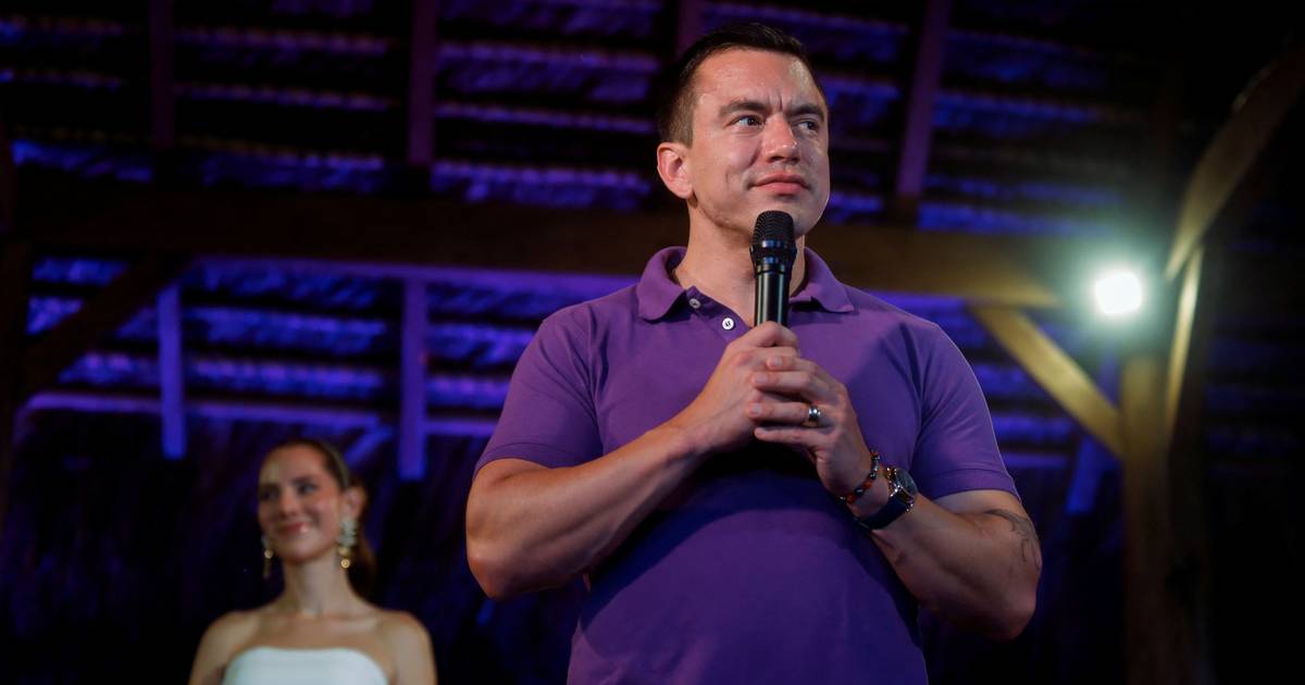 Noboa reeleito em segunda volta das presidenciais no Equador