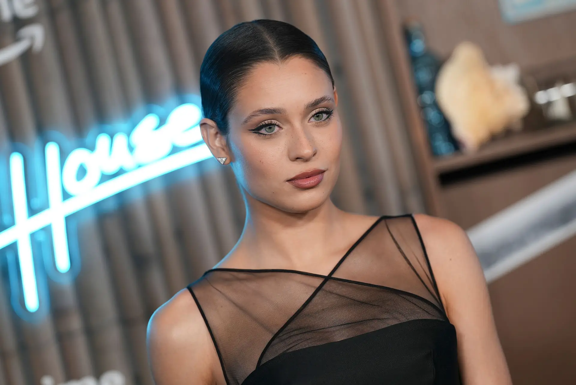 Actriz portuguesa, Daniala Mellle, en el estreno de la película  