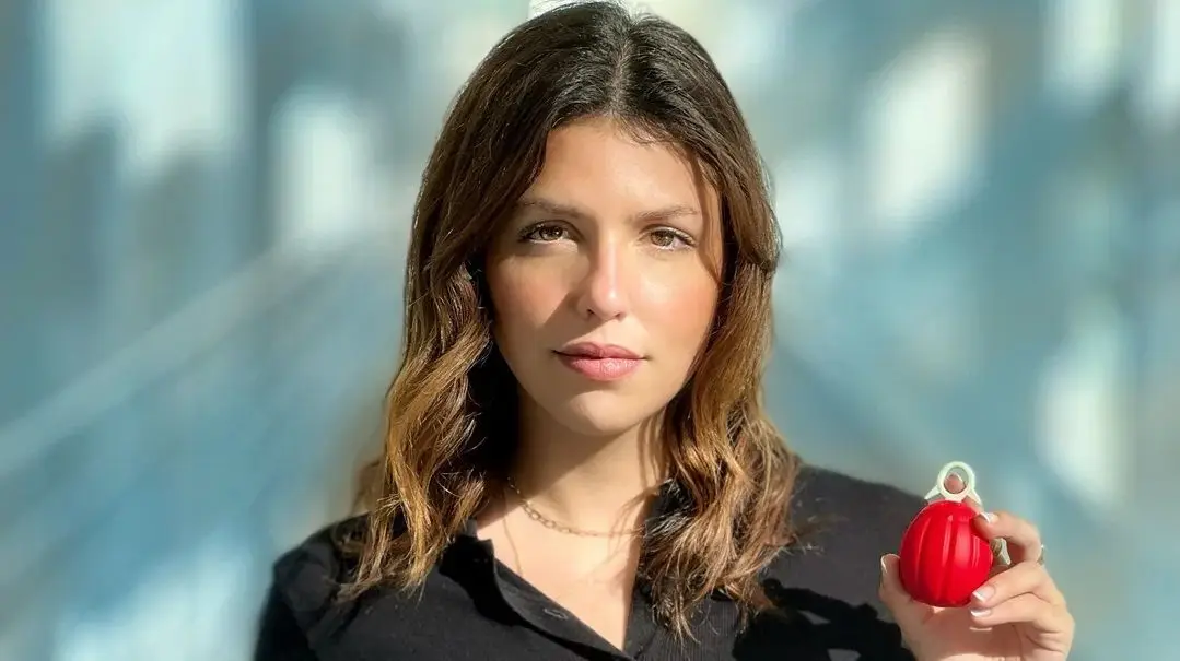 At the age of 23, the Portuguese Juliet Roof, currently living in Barcelona, founded the Flamid in 2022.