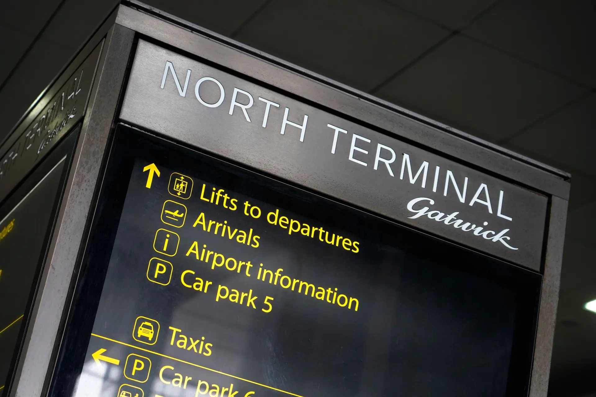 Strike at Gatwick airport threatens Easter flights