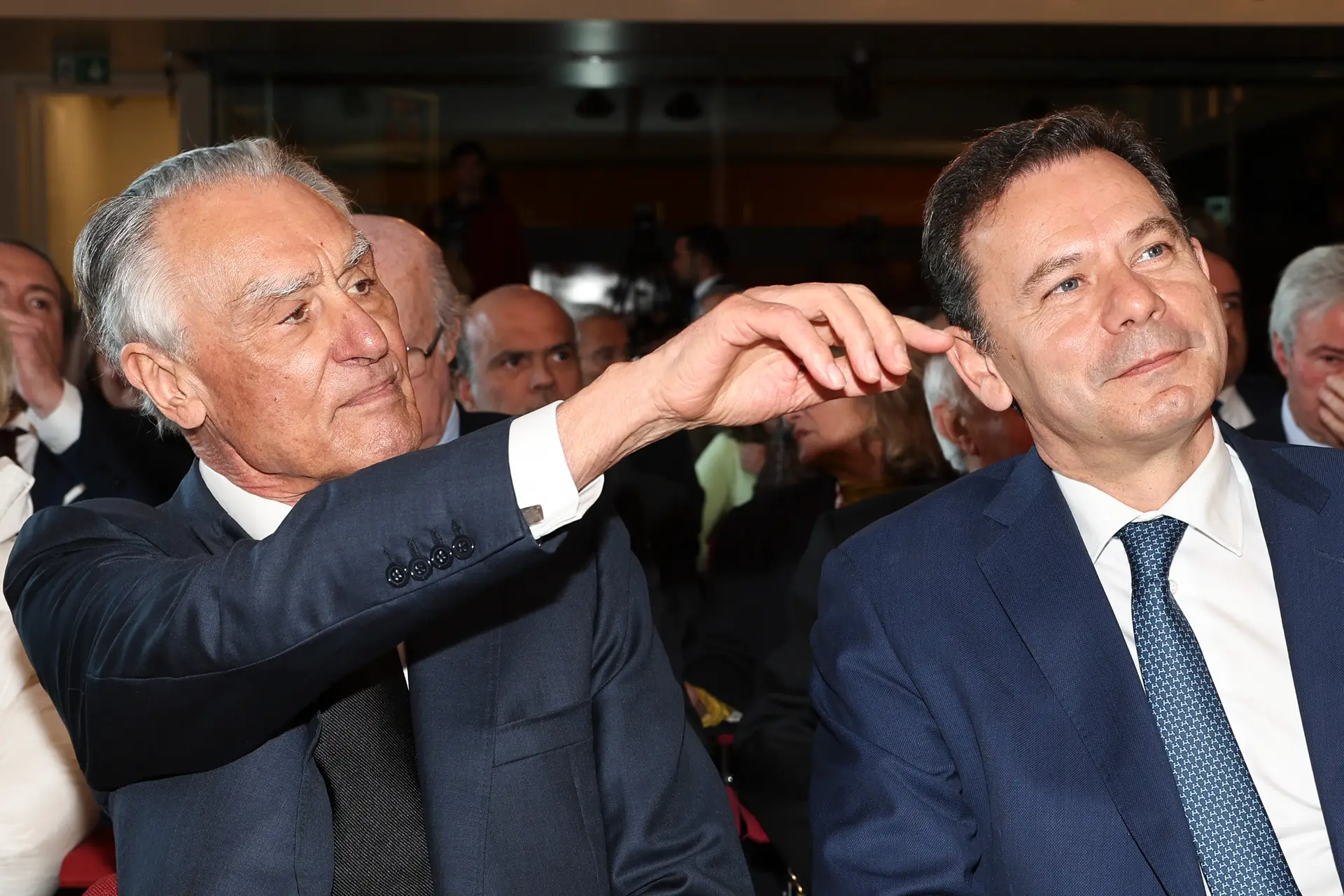 Cavaco Silva compara ataques a Sá Carneiro com situação atual de Montenegro