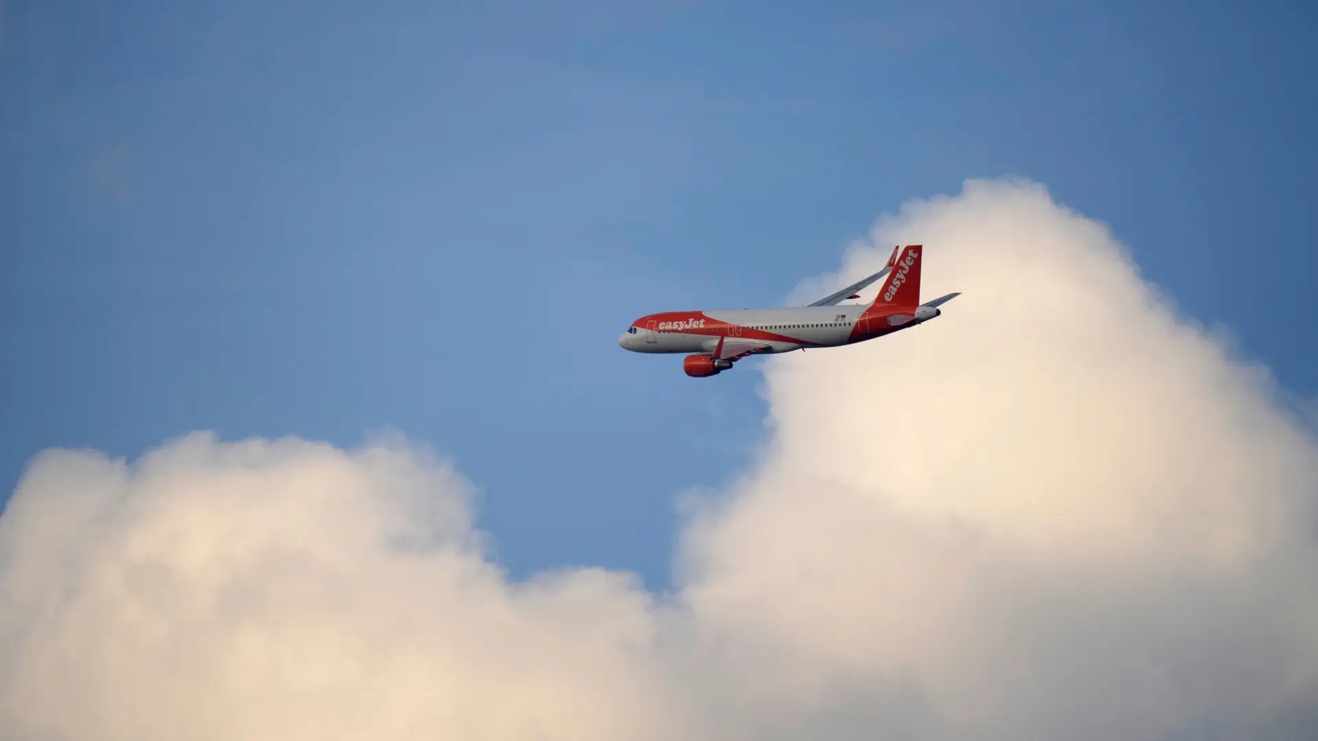 "Cobras no avião!": alucinação de passageiro força aterragem de emergência em Faro