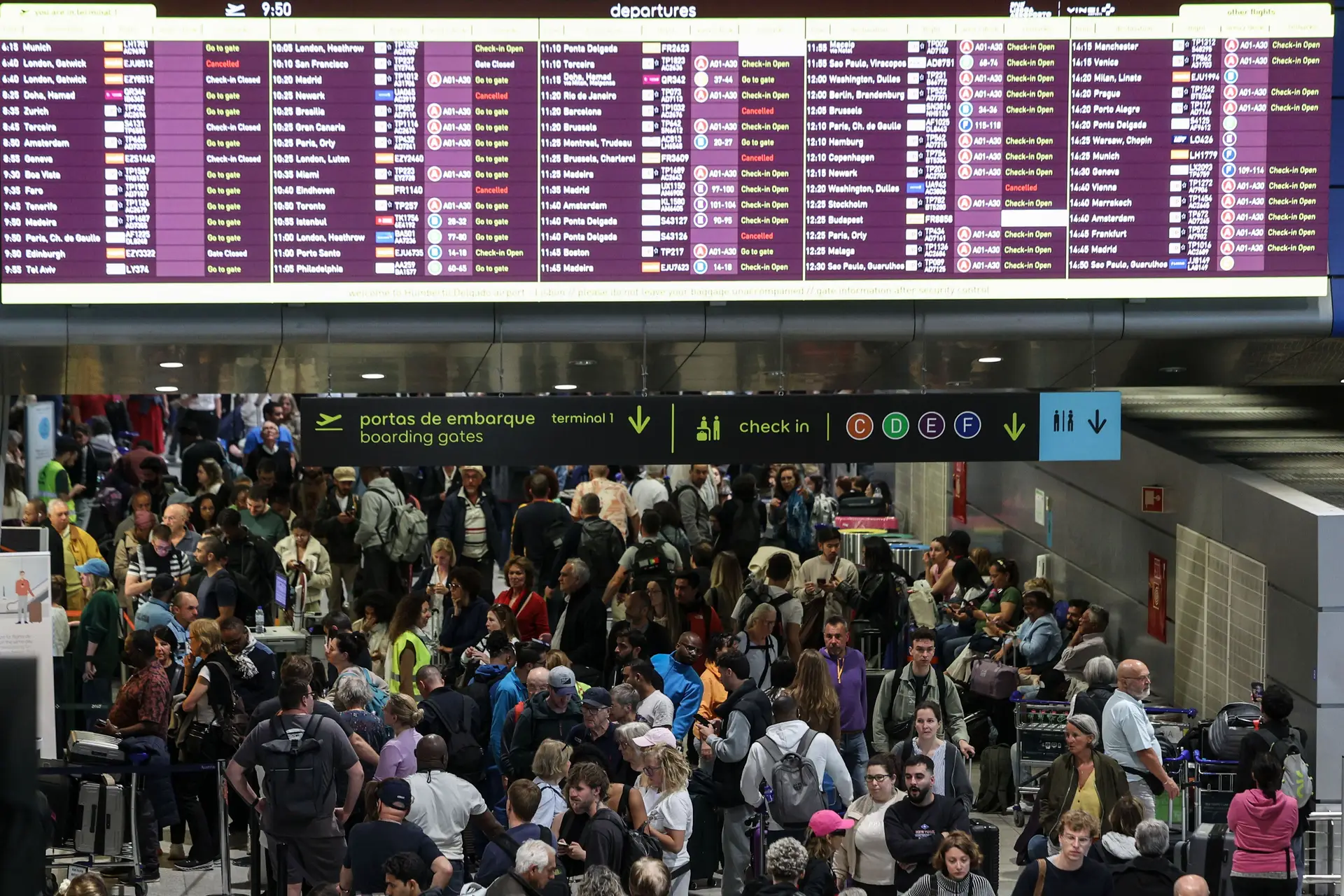 Apagão: passageiros devem contactar companhias sobre bagagem antes de ir para o aeroporto