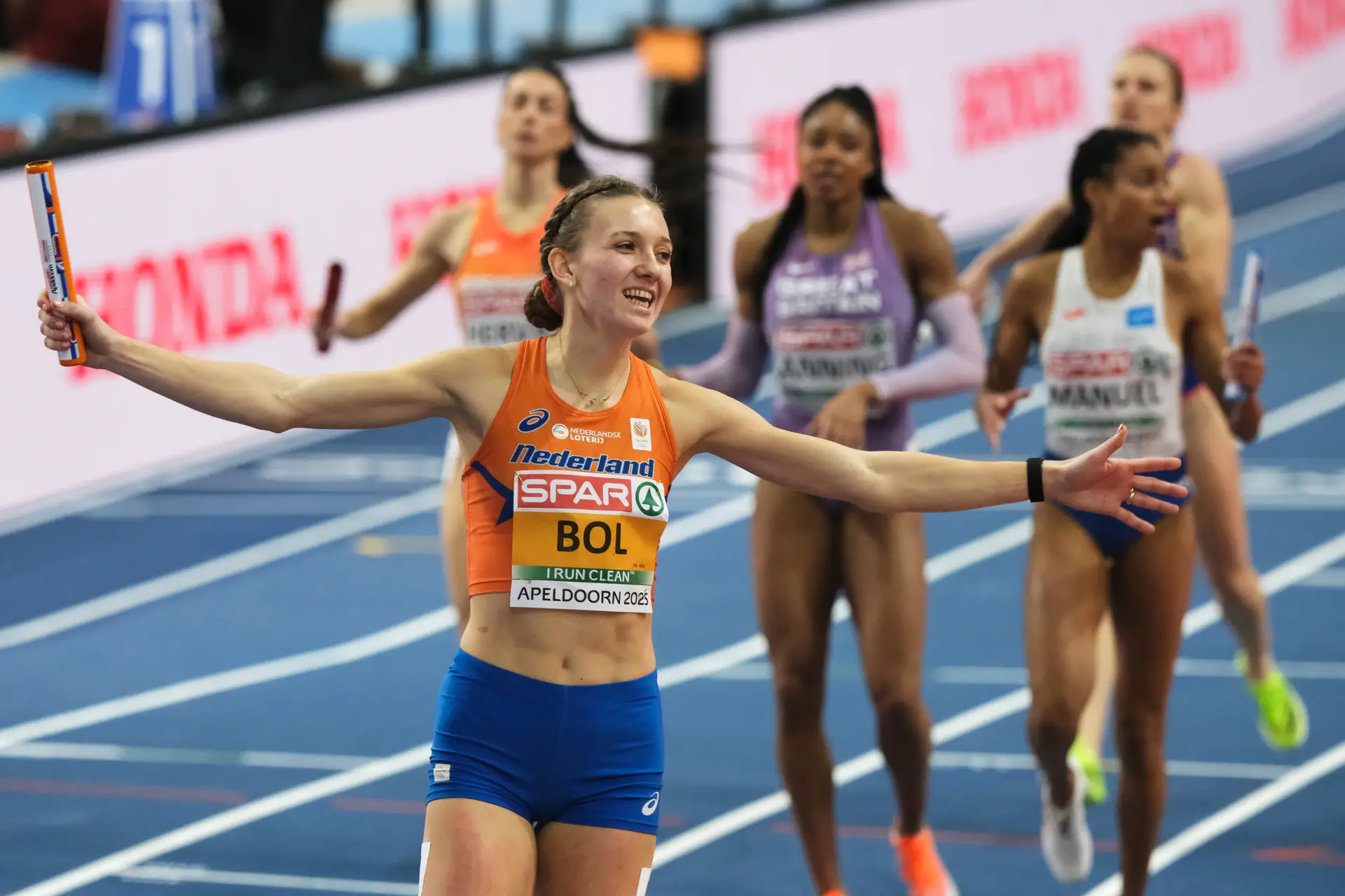 Campeã olímpica Femke Bol regressa à competição após pausa para "mudar coisas" na preparação