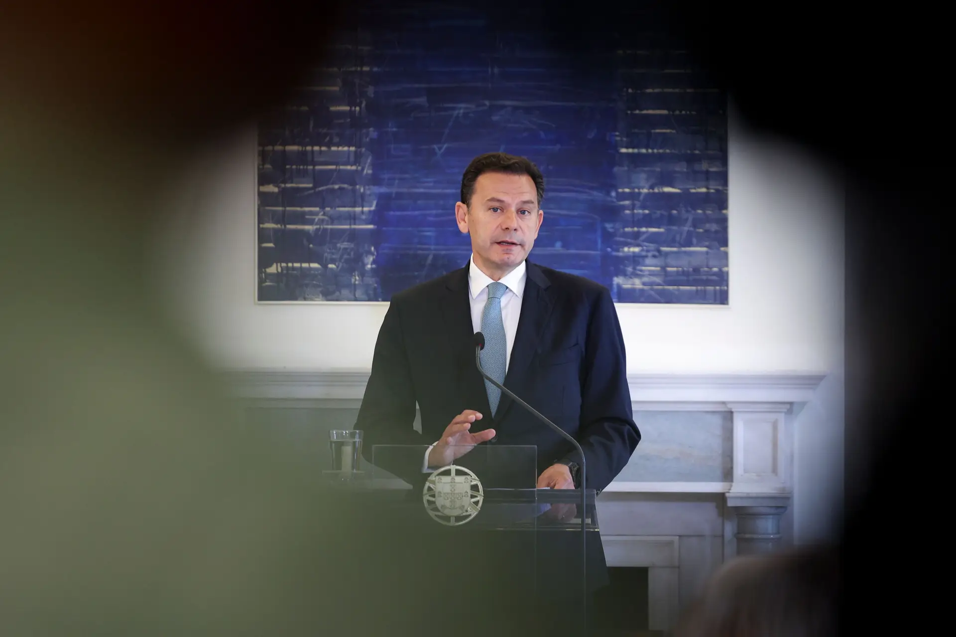 La mayoría de las personas le dan al anuncio portugués una calificación negativa al gobierno