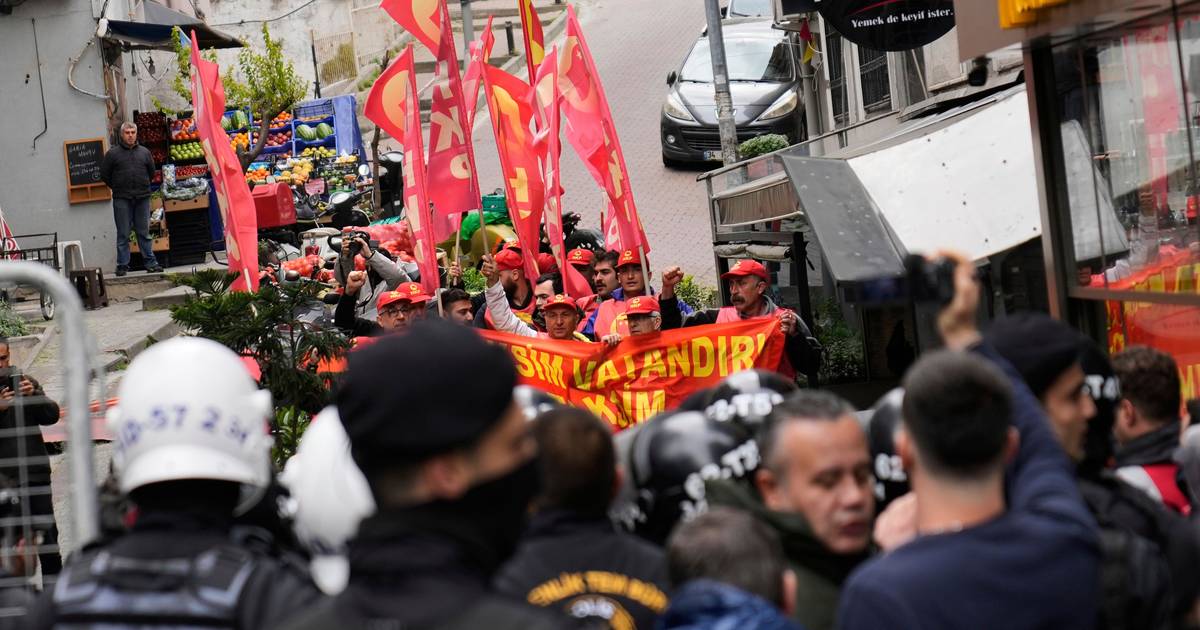 1.º de Maio: Pelo menos 180 detidos em manifestação em Istambul