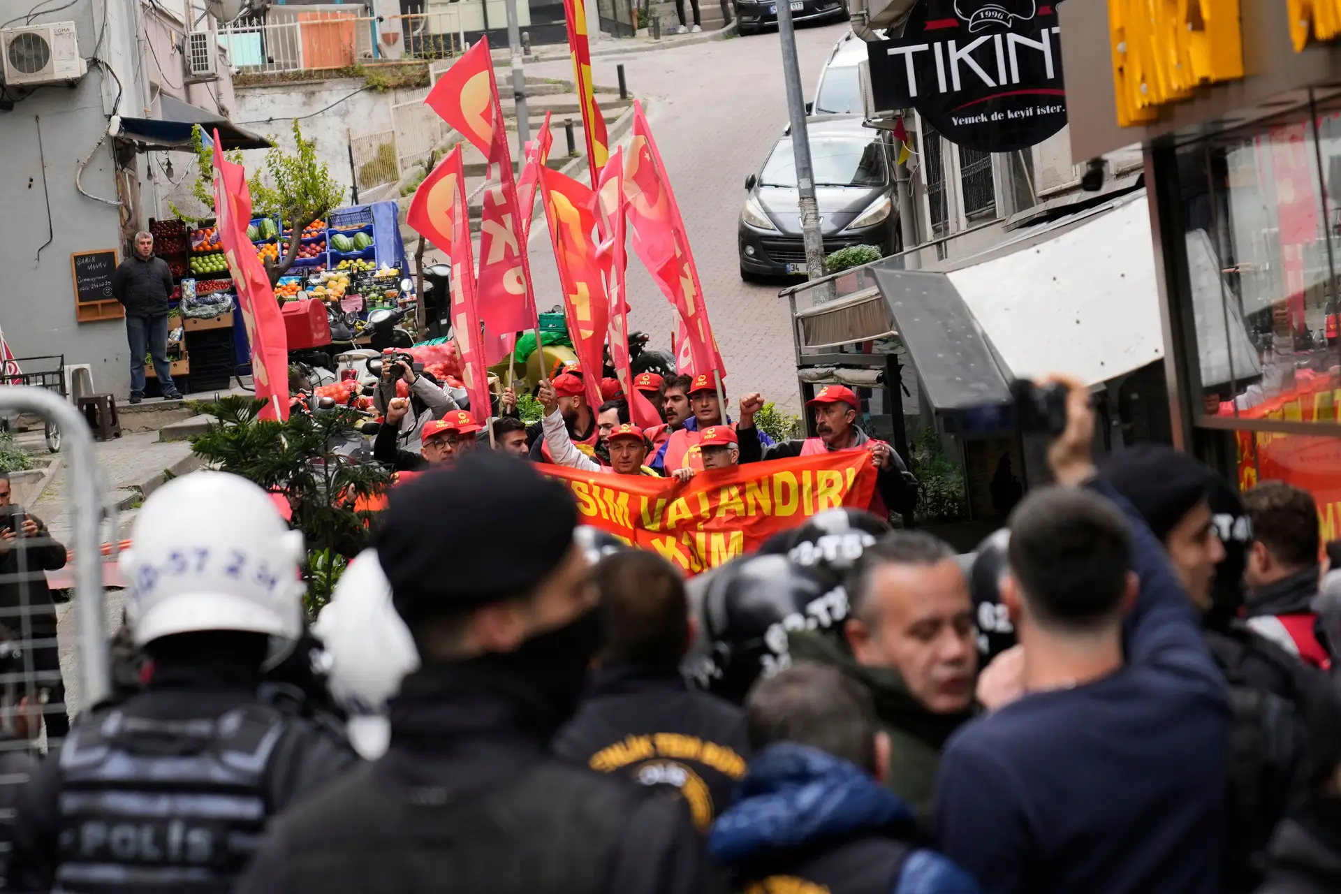 1.º de Maio: Pelo menos 180 detidos em manifestação em Istambul