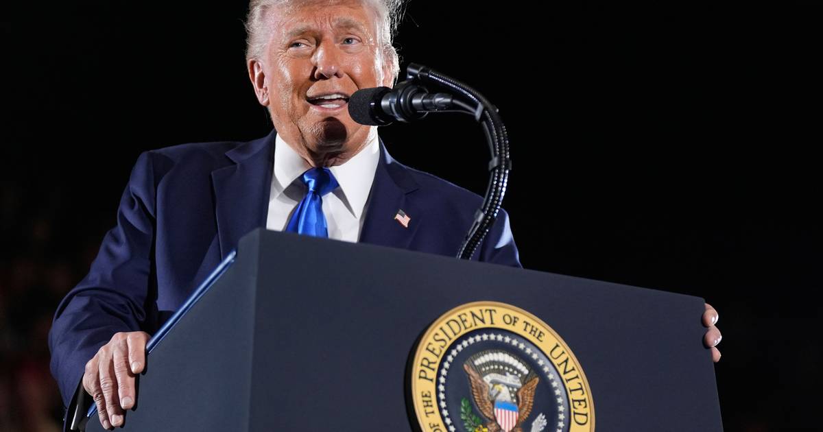 Donald Trump assina ordem para baixar preços dos medicamentos nos EUA entre 30% e 80%