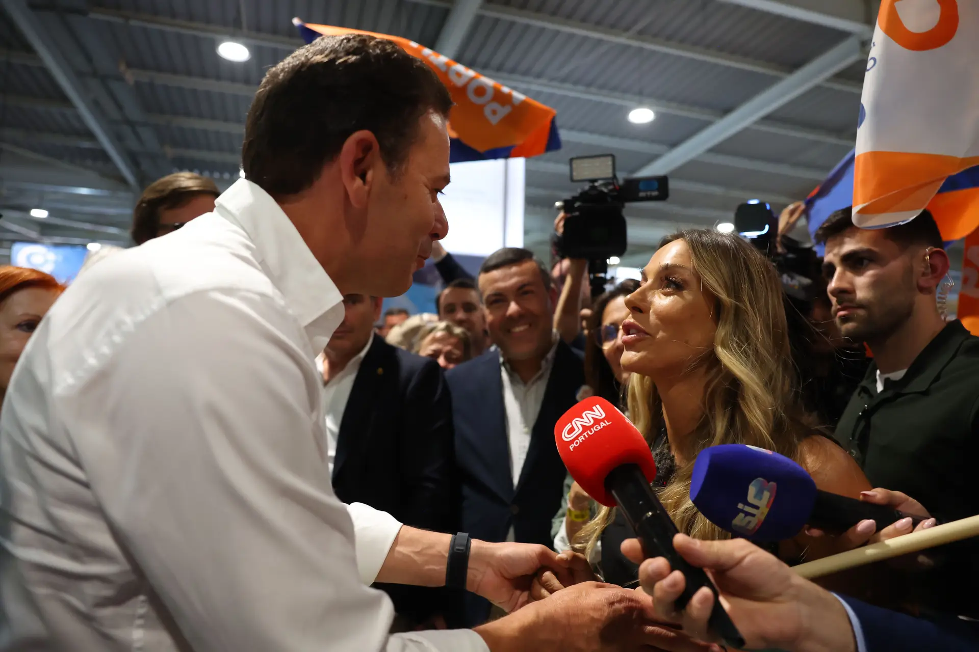 "Não precisa de fazer esse número todo": o 'bate-boca' entre Joana Amaral Dias e Luís Montenegro