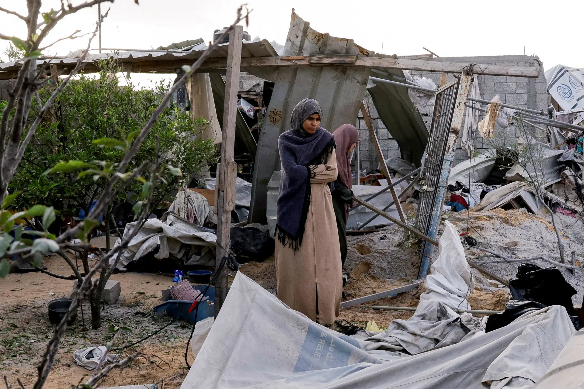 Ataques israelitas matam dezenas de pessoas na Faixa de Gaza