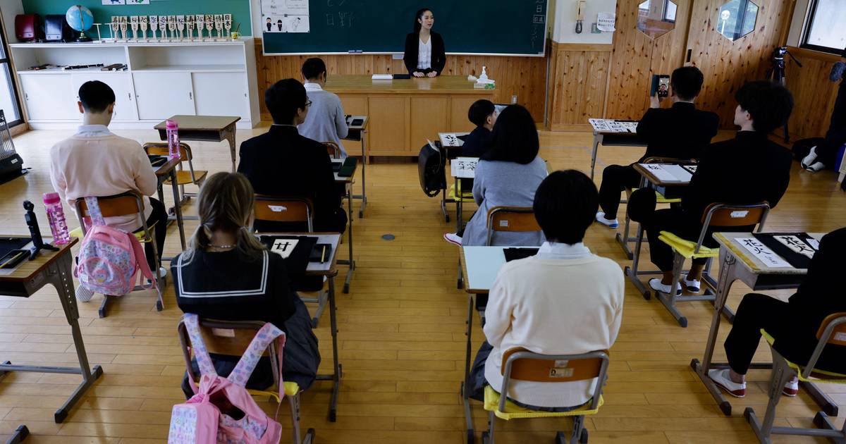 Do anime e manga para a vida real: Japão abre escolas onde turistas são alunos por um dia