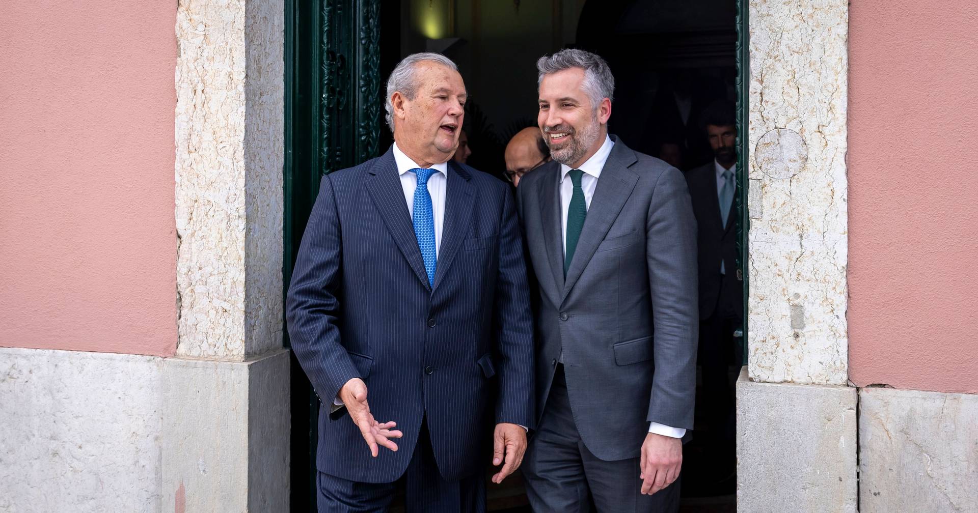 Novo Aeroporto de Lisboa: Pedro Nuno Santos Pede Aceleração na Construção