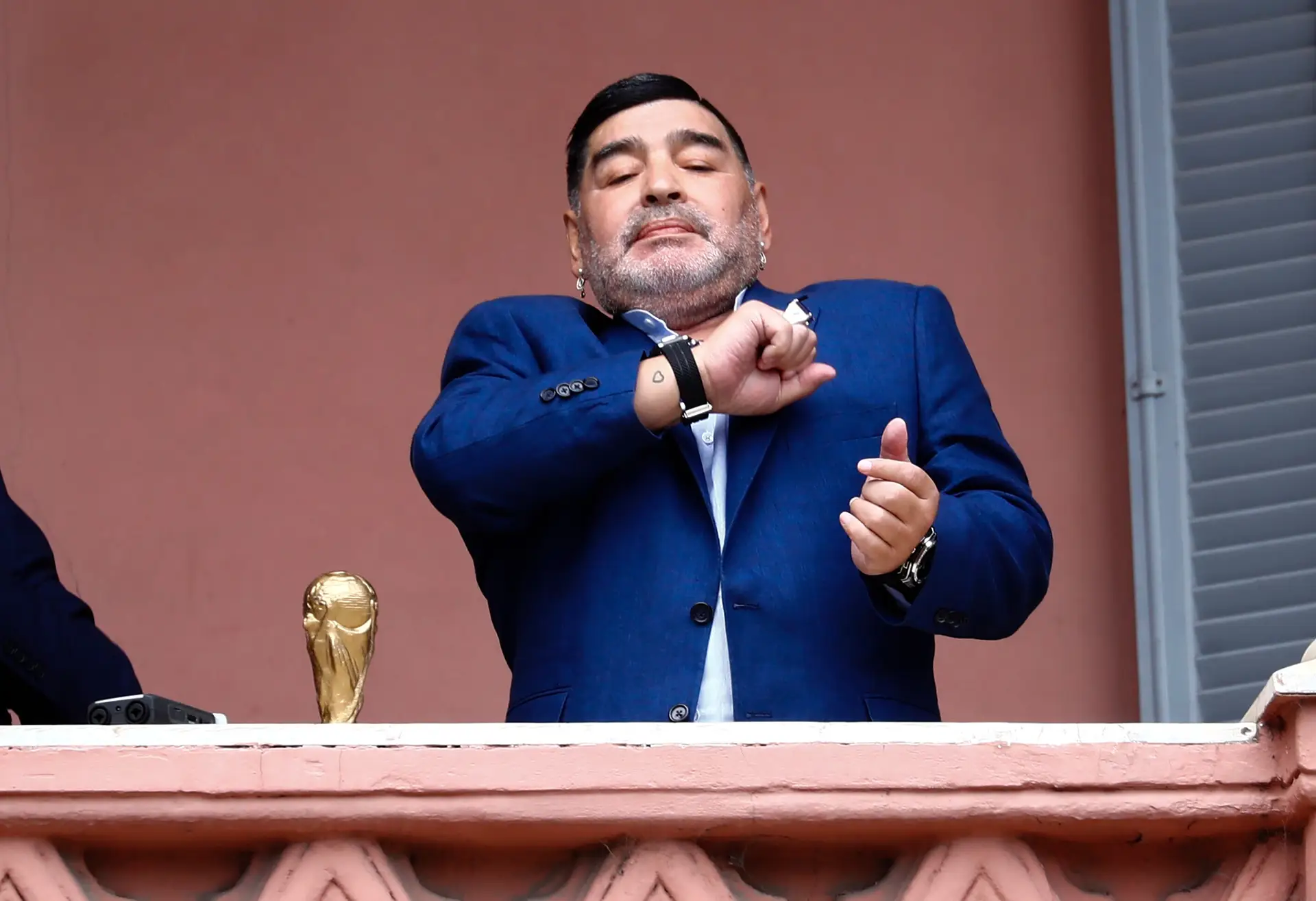 El doctor revela el comportamiento auto -estilo de Maradona antes de la muerte