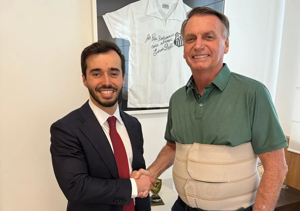 Bolsonaro recebe no Brasil membro da administração Trump