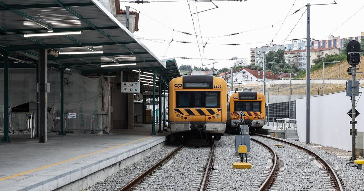 15 minutos: segundo dia de greve na CP volta a ter 100% de adesão e gera debate político sobre alterações à lei da greve