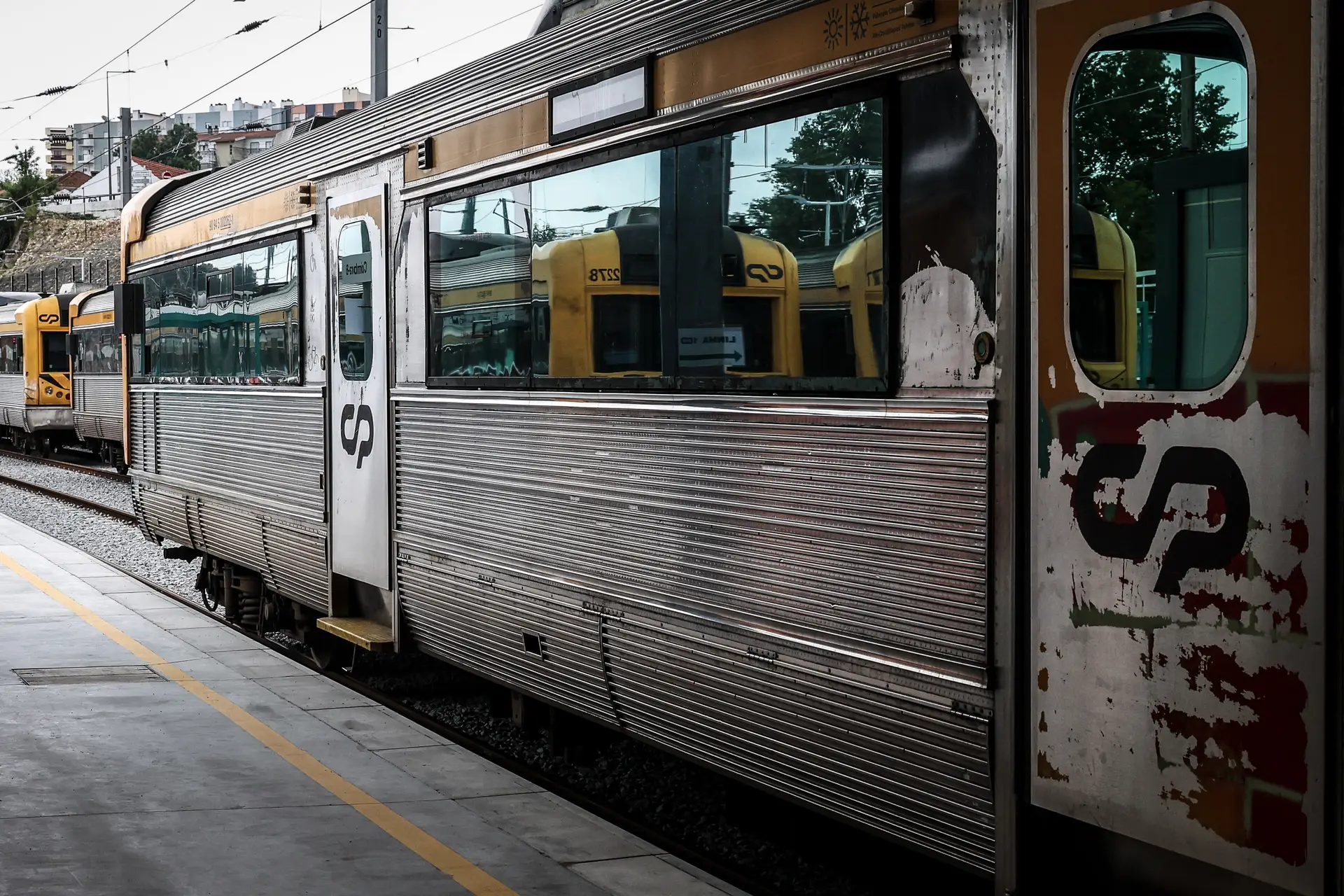15 minutos: as queixas sobre os transportes públicos e a passagem de um tufão na Ásia