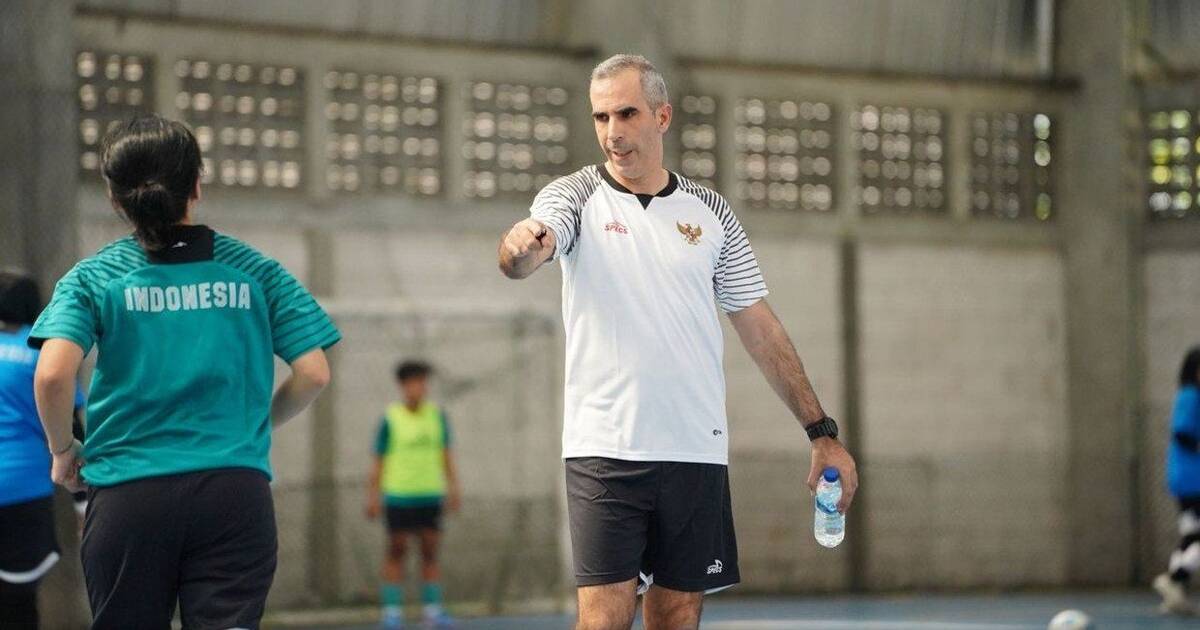 "Acaba o jogo e estou à espera para começar a festejar, olho para o lado e estava tudo a rezar no chão"