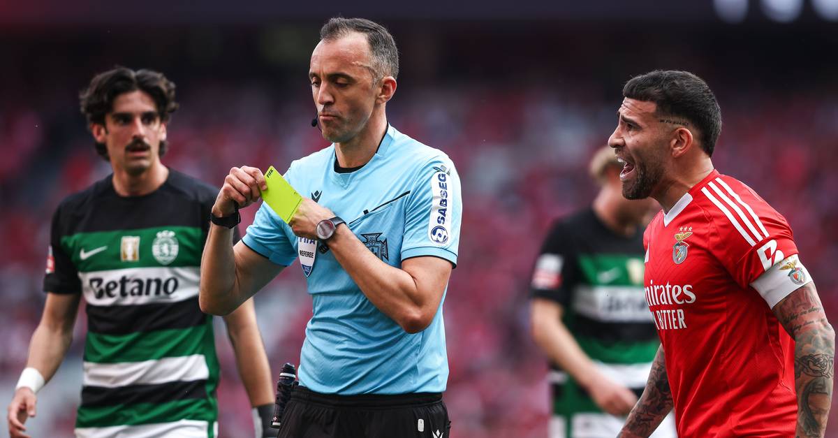 João Pinheiro decidiu bem? Os casos de arbitragem do Benfica-Sporting