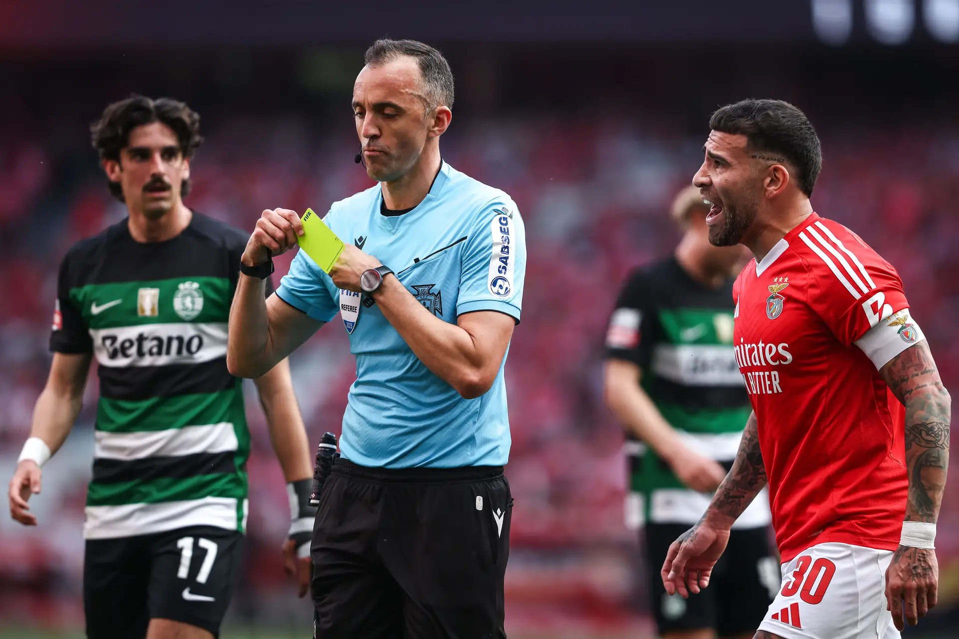 João Pinheiro decidiu bem? Os casos de arbitragem do Benfica-Sporting