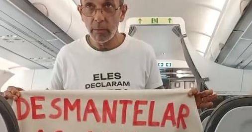 Climáximo atrasa voo Porto-Lisboa em protesto contra ligações de curta distância