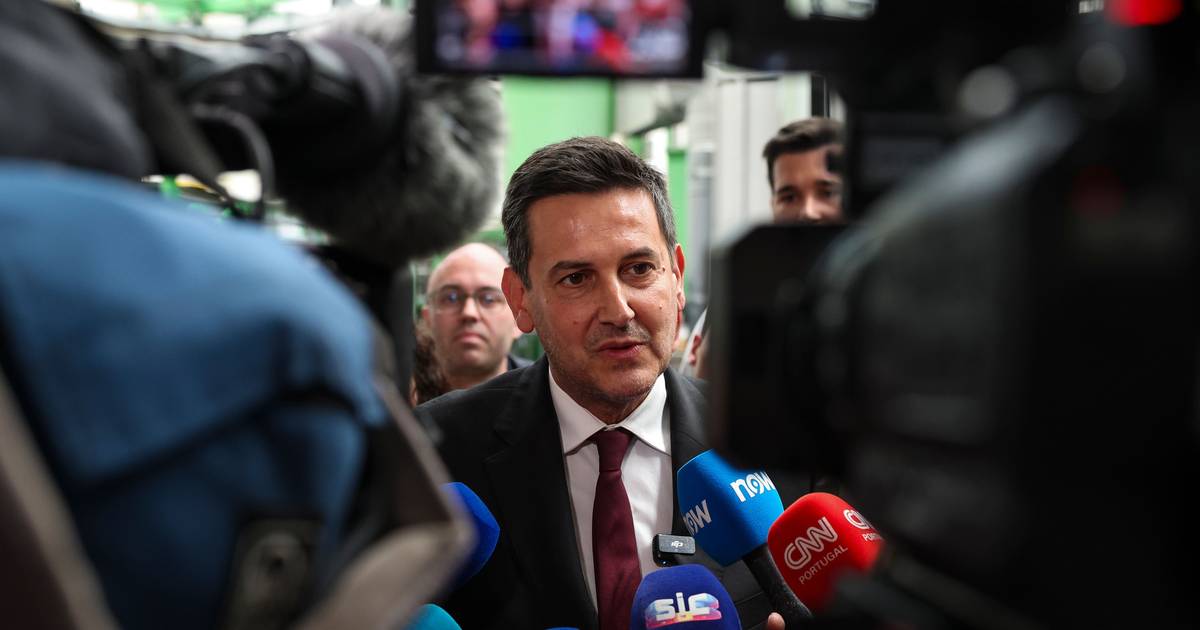 IL diz que foi desafiada por liderança do PSD para coligação pré-eleitoral