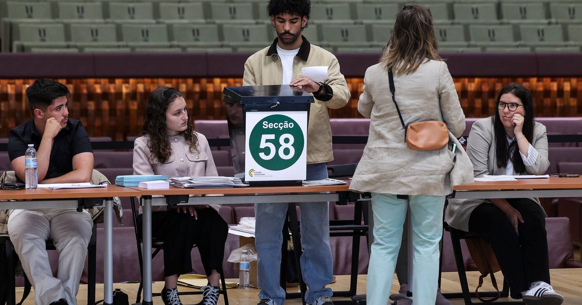 Voto antecipado: afluência às urnas em Lisboa rondava os 26% até às 12h
