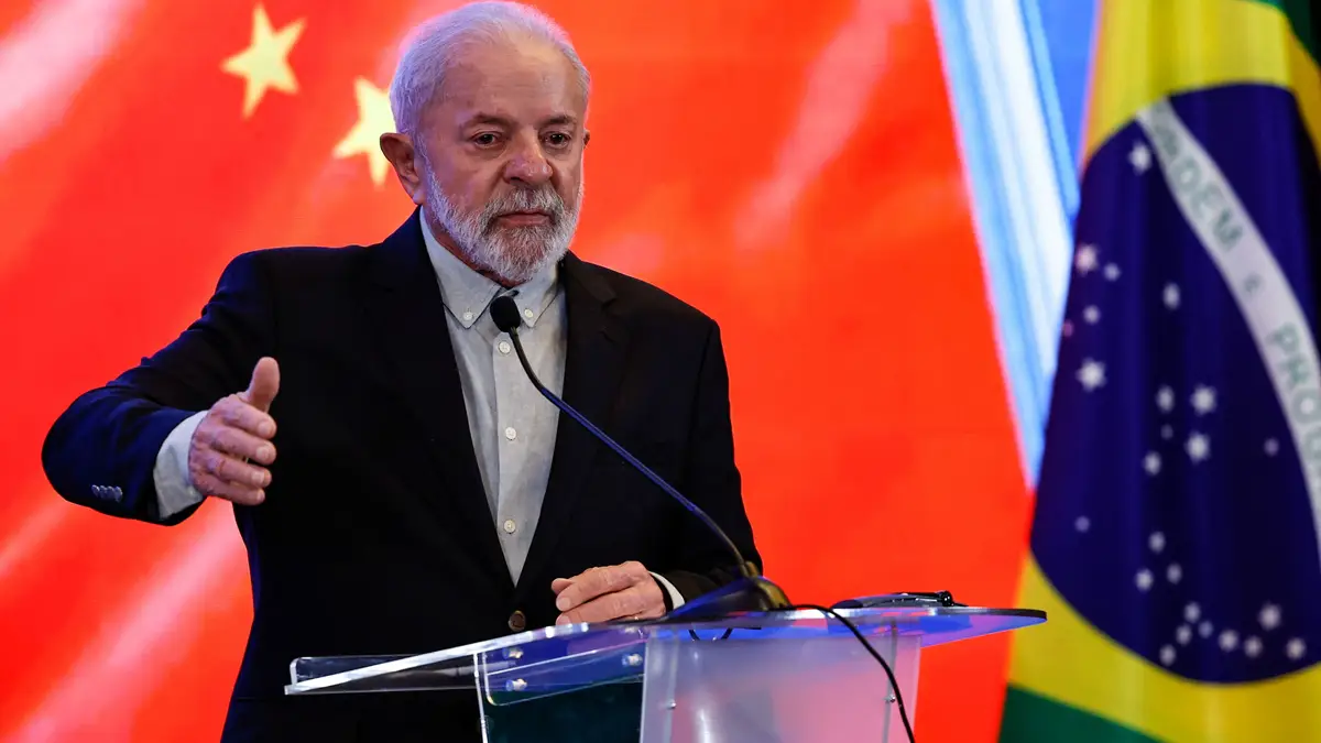 Presidente do Brasil, Lula da Silva, em visita da Estado à China