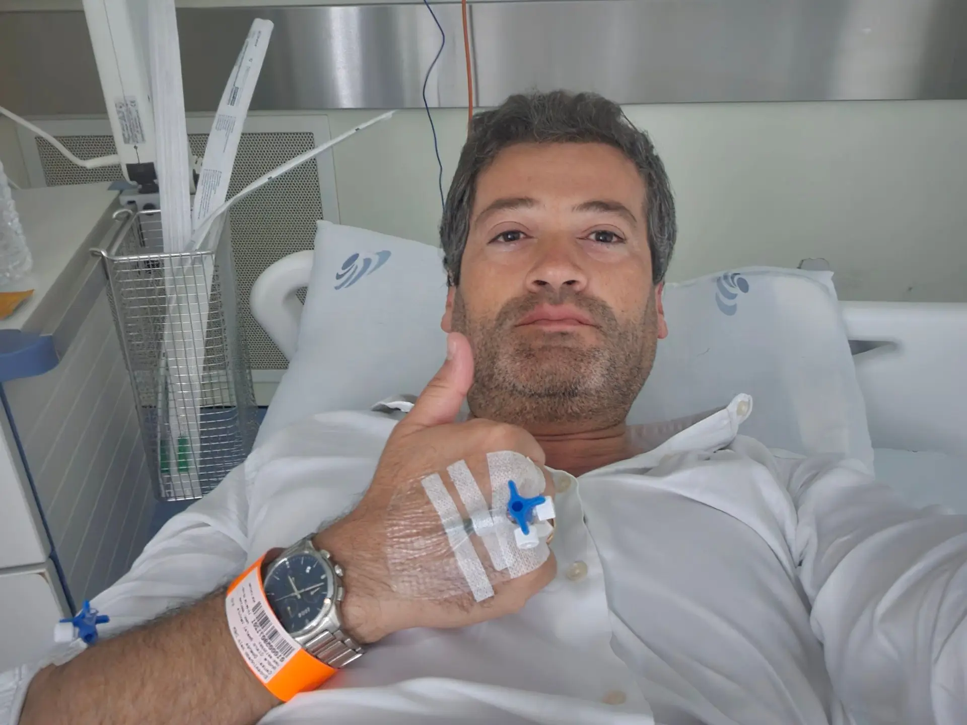 "Estou a ser muito bem tratado"; Ventura publica fotografia no Hospital de Faro