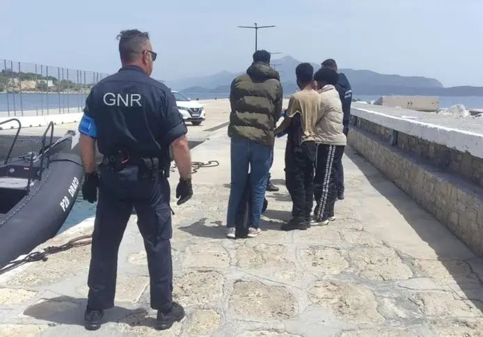 GNR resgata três migrantes no Mar Egeu durante missão da Frontex