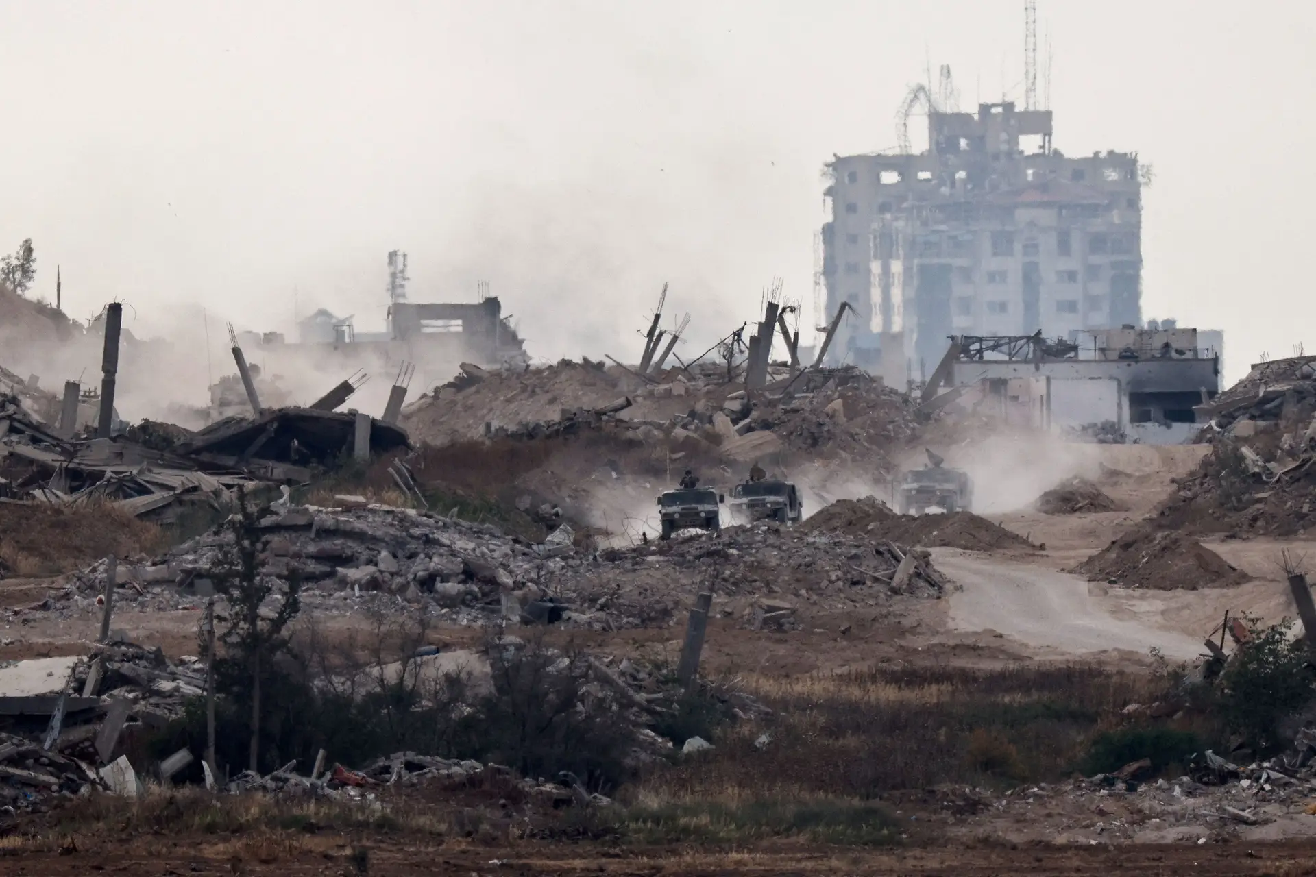 Pelo menos 20 mortos em novos ataques israelitas no norte de Gaza