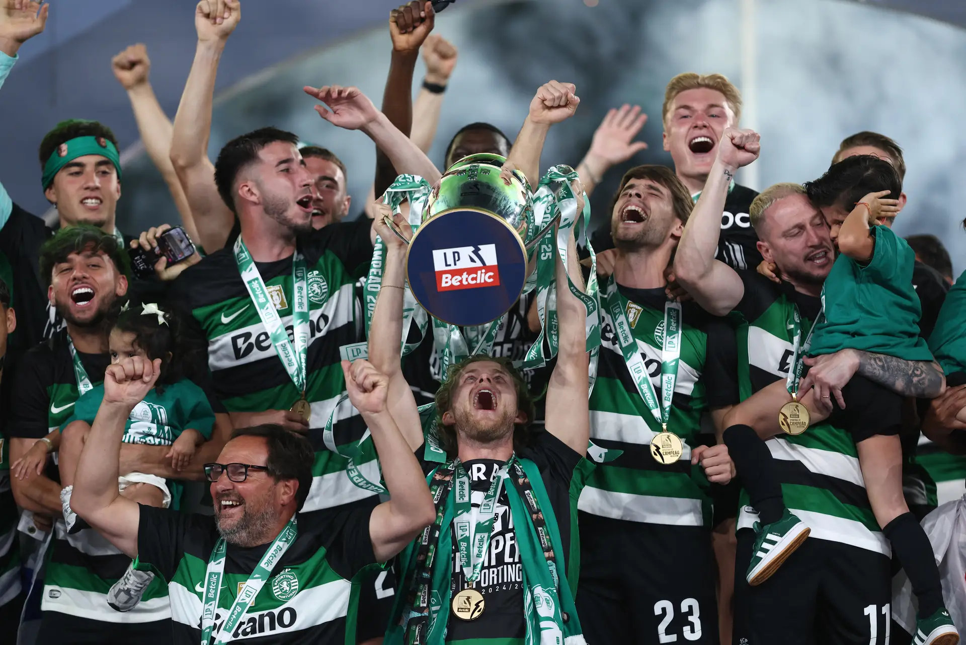 Nova era sportinguista": como imprensa estrangeira viu o bicampeonato do  Sporting - SIC Notícias