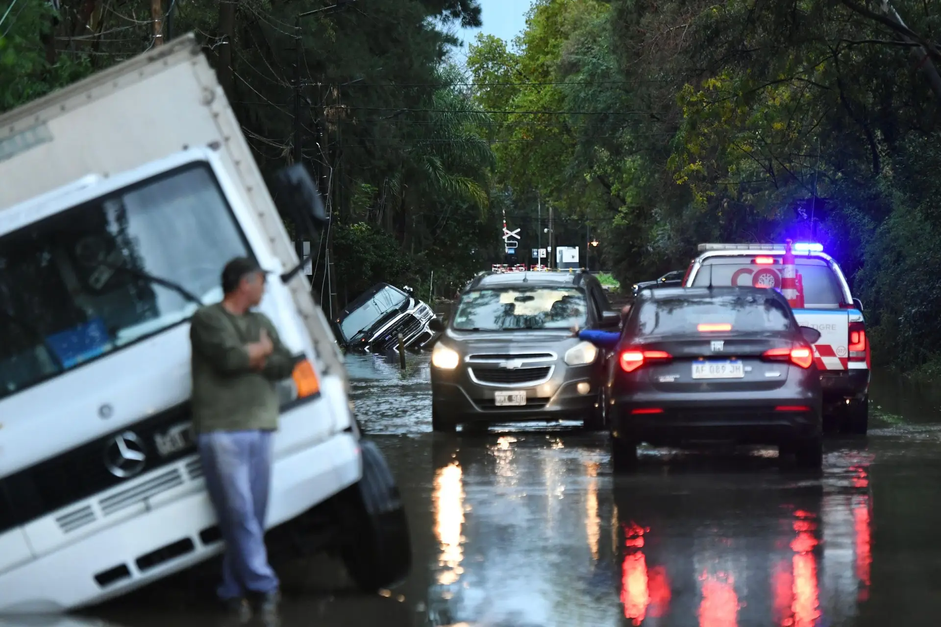 Se requiere que Buenos elimine a aproximadamente 1,000 personas en el área de inundaciones
