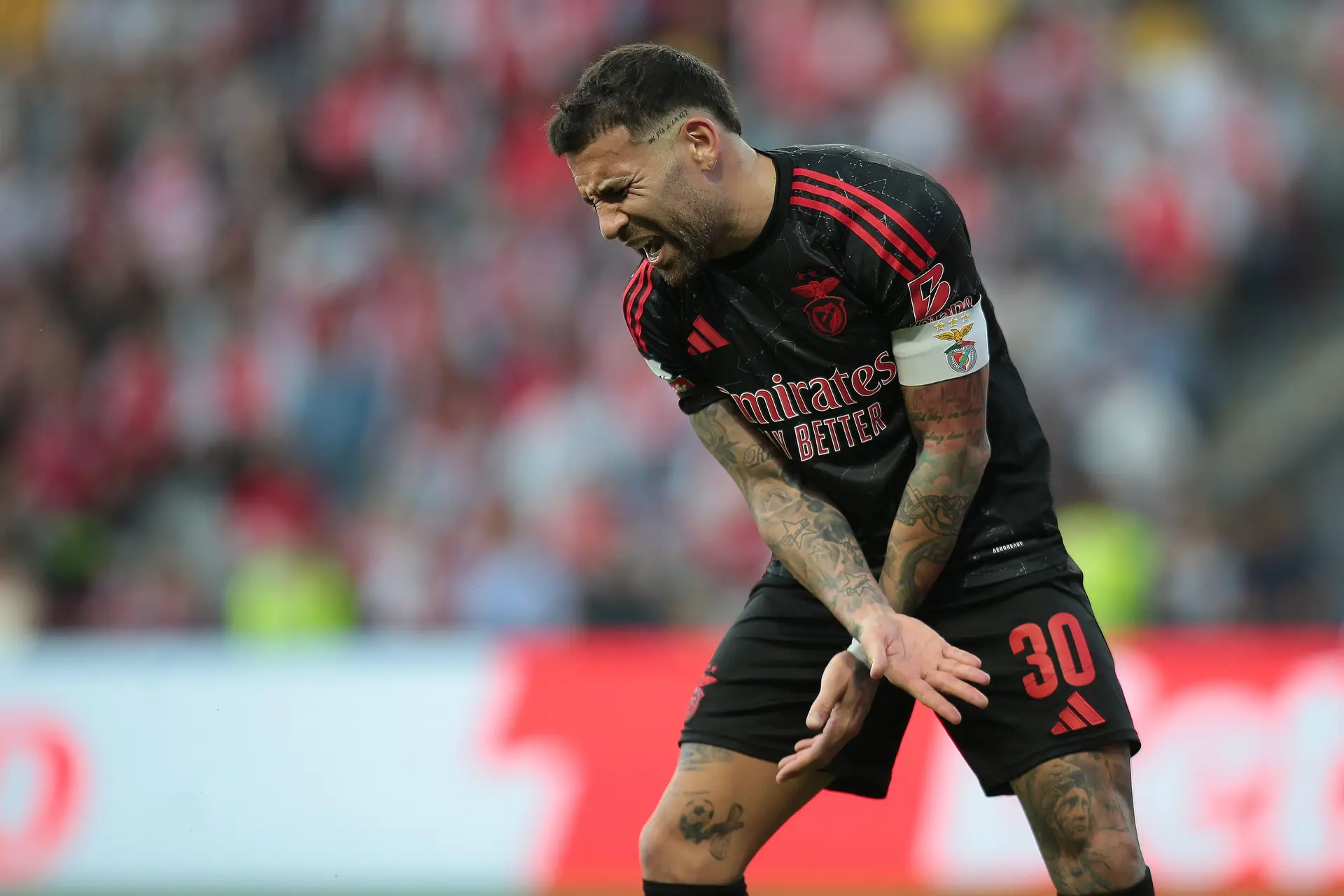 Otamendi apela à transformação da tristeza em alegria para a final da Taça