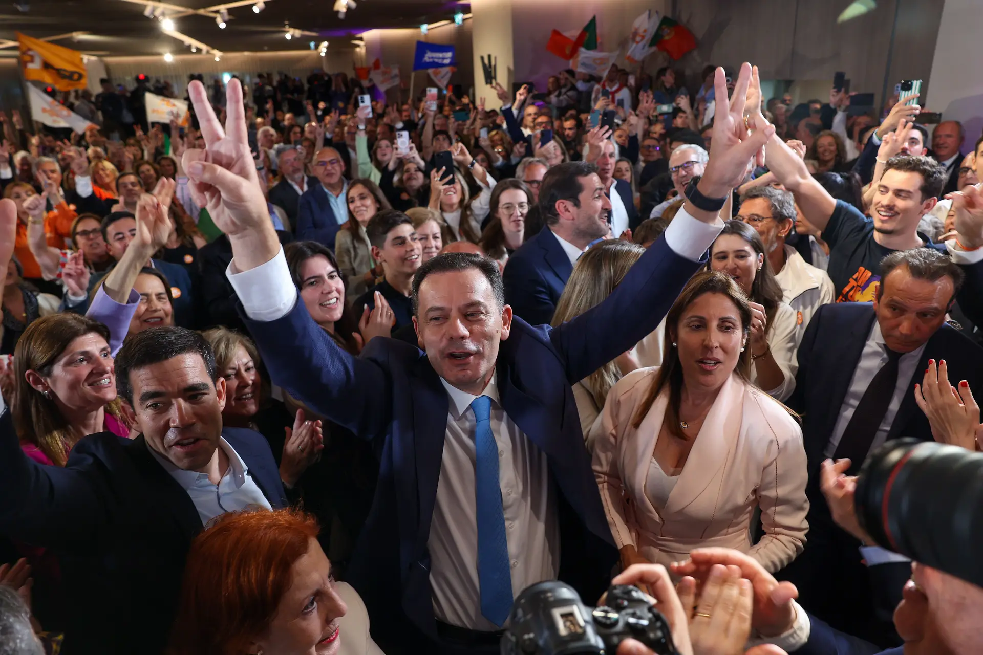 Imprensa europeia destaca vitória da AD, crise no PS e subida do "partido populista" e de extrema-direita
