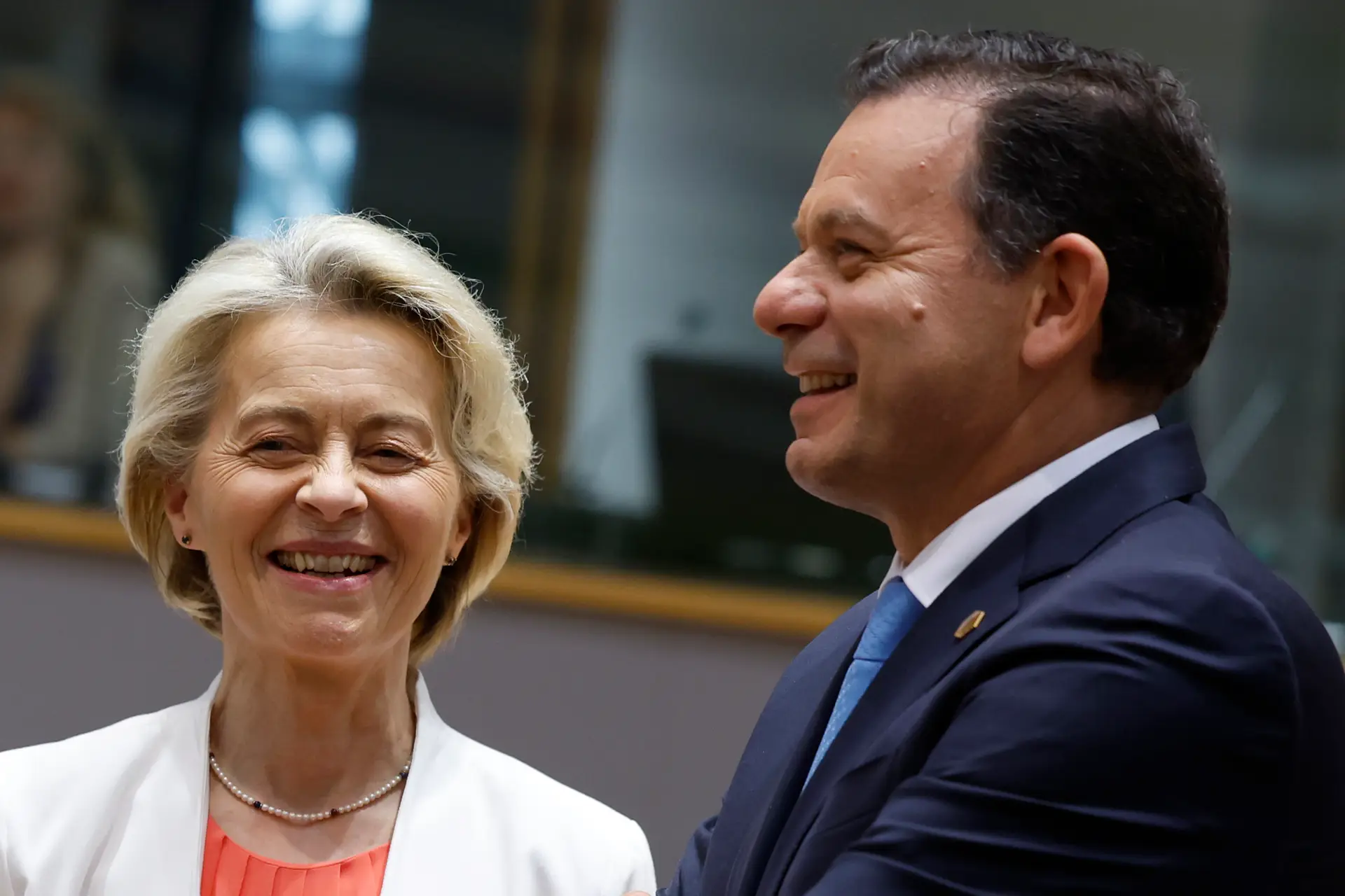Von der Leyen e Metsola felicitam Montenegro pela vitória nas eleições