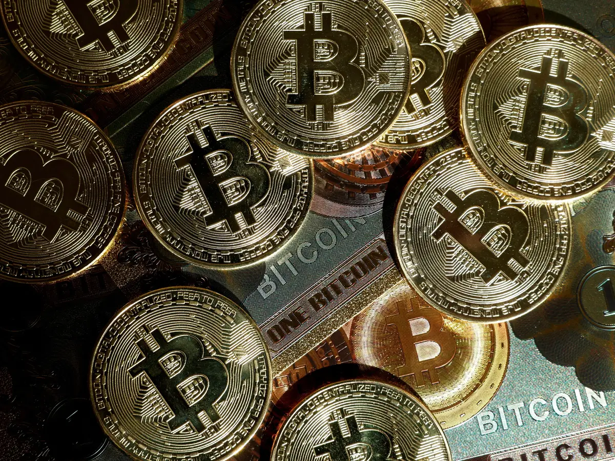 Bitcoin atinge novo máximo histórico de mais de 112 mil dólares - SIC  Notícias